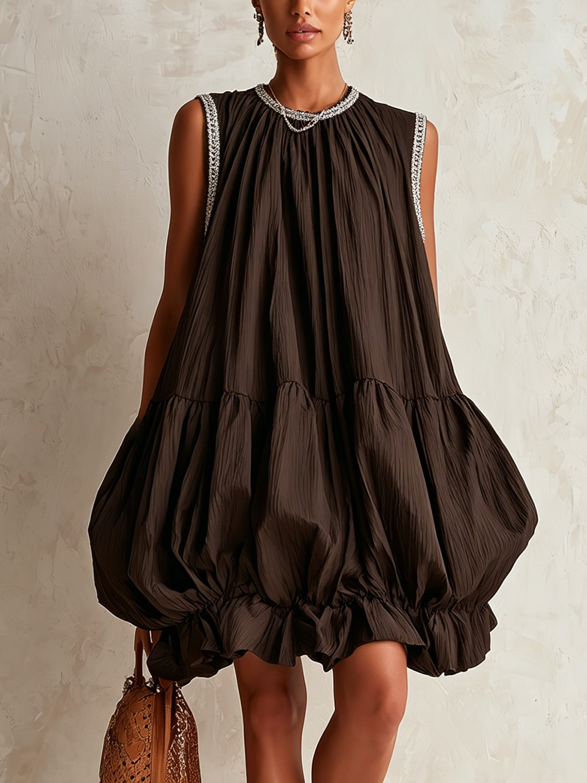 Colette | Mini-robe sans manches marron à ourlet bouffant