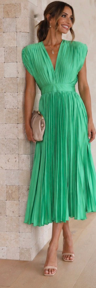 Harmana | Timeless Pleated Midi Dress