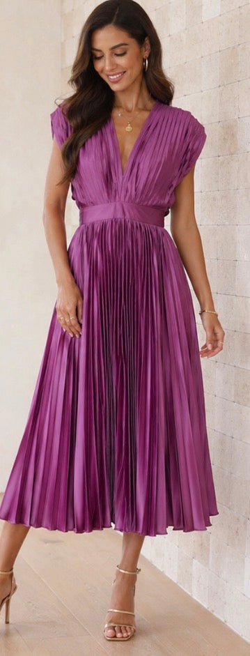Harmana | Timeless Pleated Midi Dress