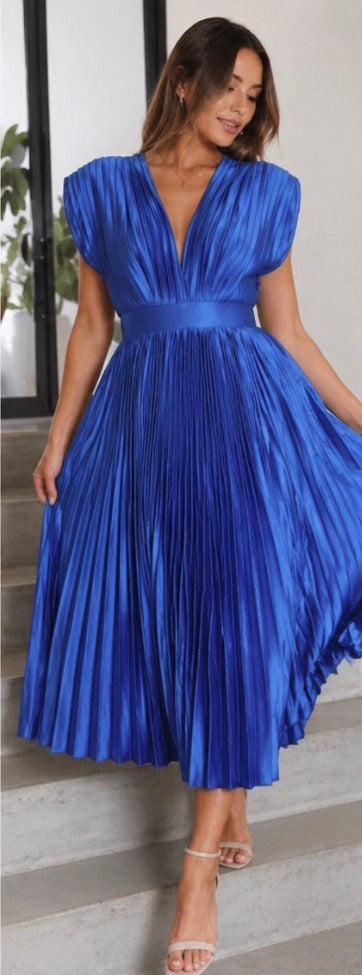 Harmana | Timeless Pleated Midi Dress