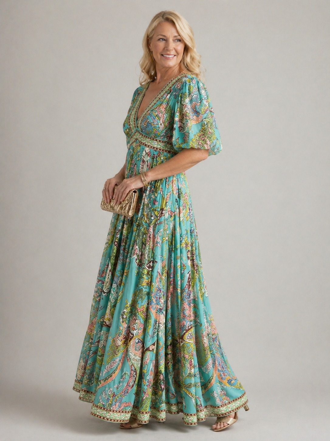 Suzen | Airy maxi dress with puff sleeves and V-neck