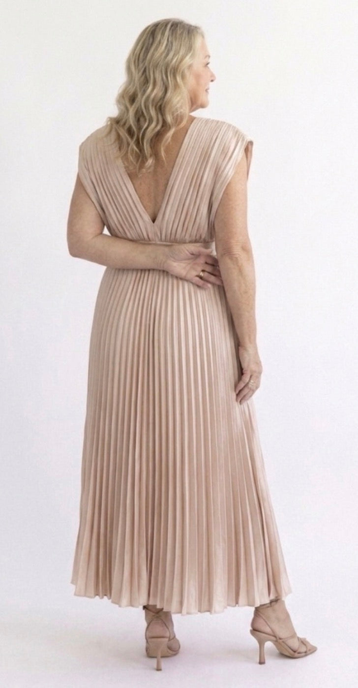 Harmana | Timeless Pleated Midi Dress