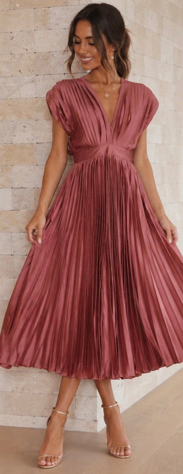 Harmana | Timeless Pleated Midi Dress