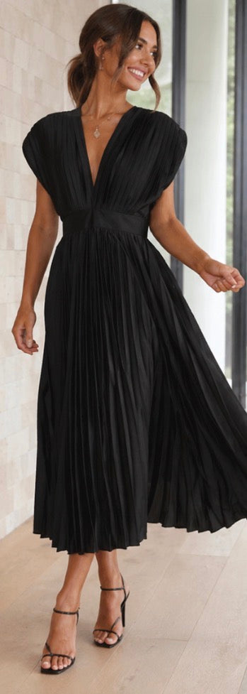 Harmana | Timeless Pleated Midi Dress