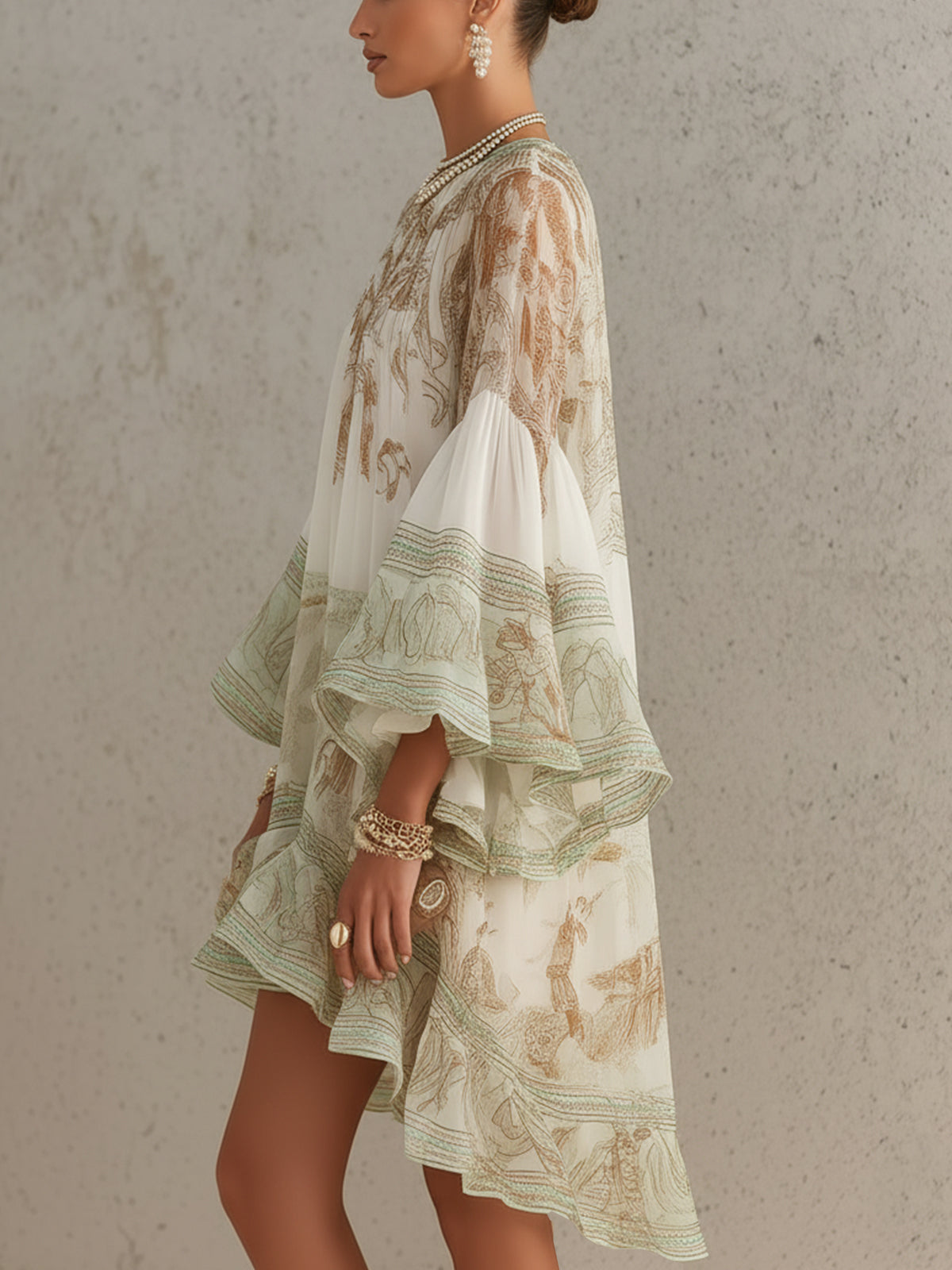 Rosalie | Robe courte en mousseline à manches volantées et ourlet rayé vert